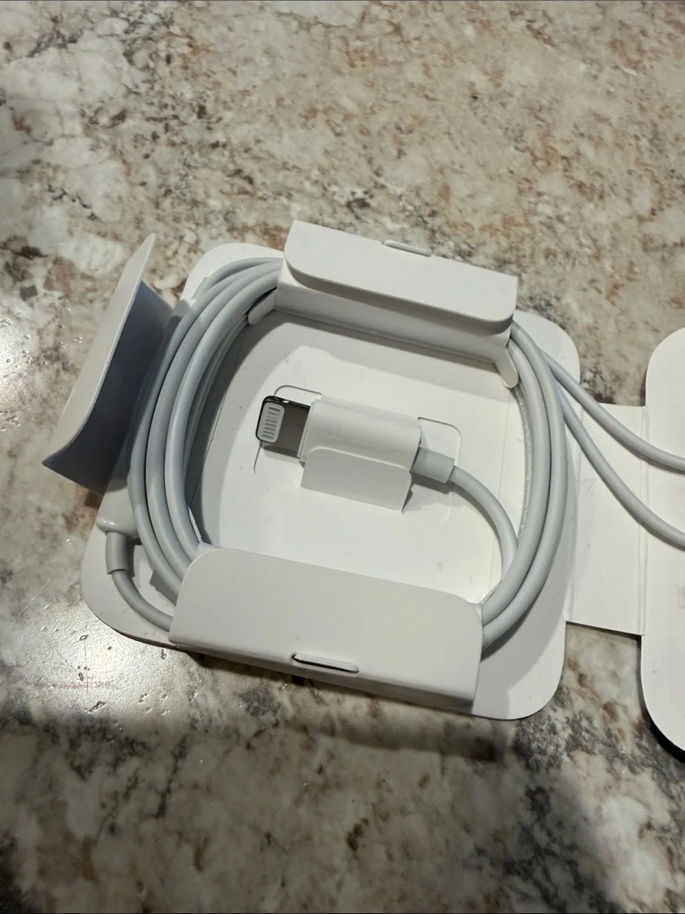 iPhone lightning White Wired Earbuds